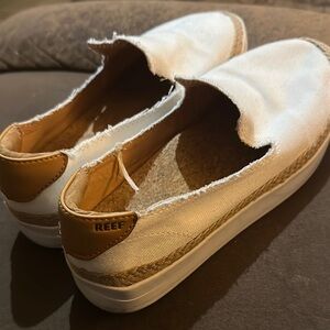 Reef White and Tan Flats